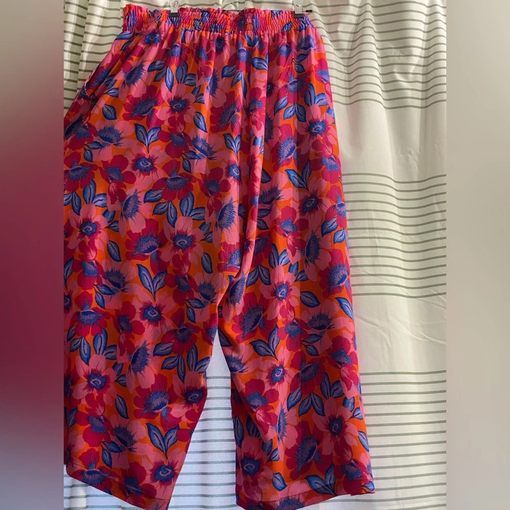 Rose & Olive Colorful Floral Pants - Picture 3 of 8